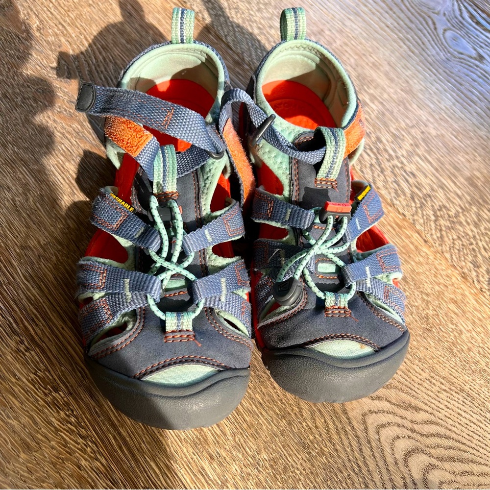 Keen Seacamp CNX Kids Girls Size 3 Great condition